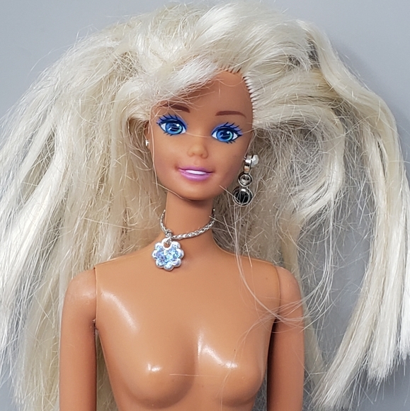 Vintage 1966 Mattel Barbie Doll - Picture 6 of 9